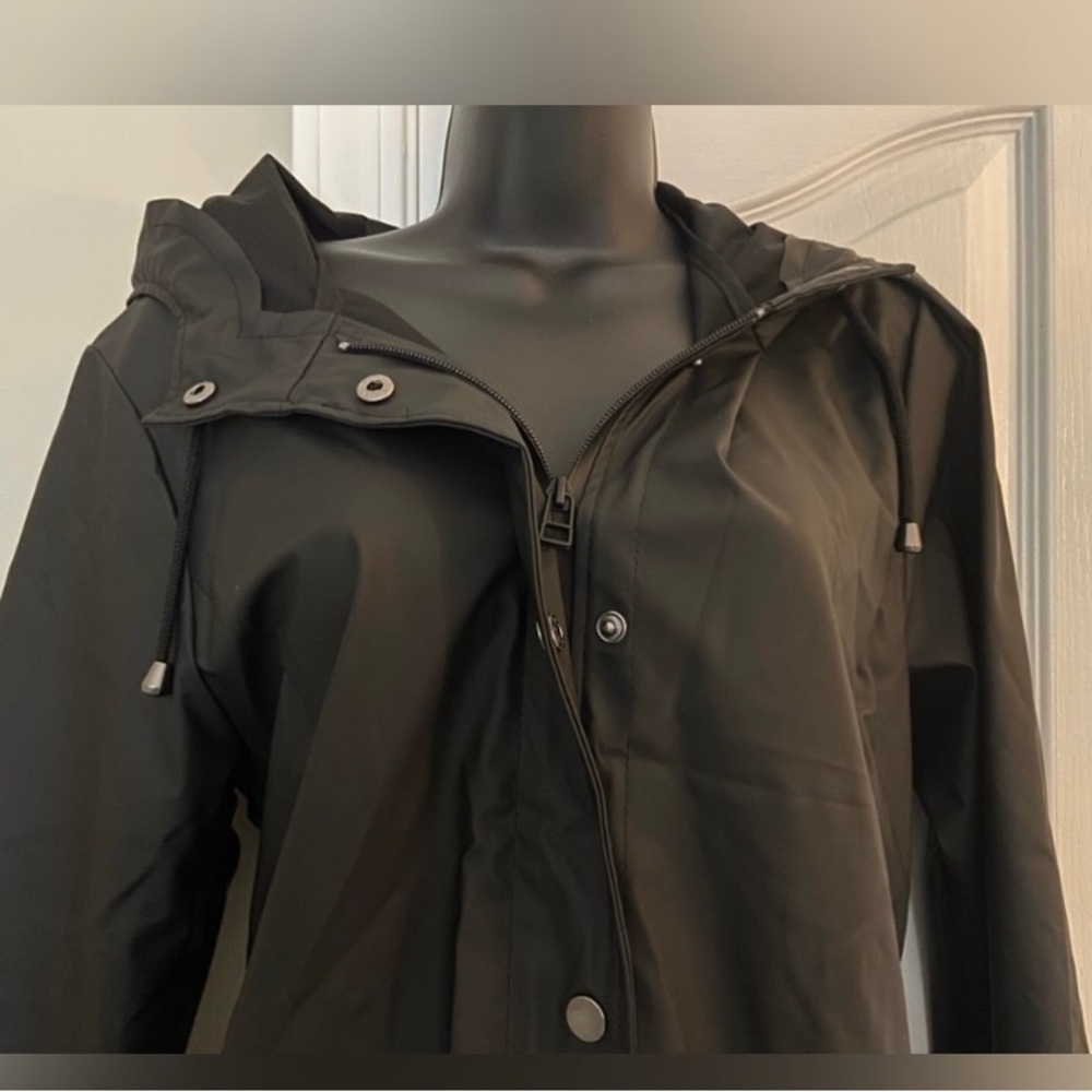 Halogen Size Small Raincoat - Picture 3 of 12